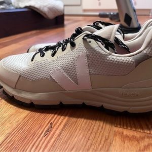 Veja Dekkan Sneakers